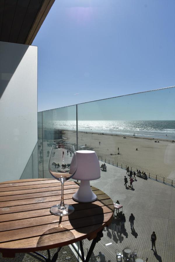 Zeezicht By Qua-lyne * Ostend